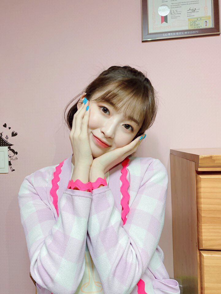 [#OHMYAir] 아린이와 아리가 만나면? 귀여움이 618배!😆 잠시 후 10시 40분, 'EBS 세상에 나쁜 개는 없다' 에서 귀염둥이 막내 #아린 은 물론 사랑둥이 강아지 아리까지 만나보실 수 있습니다❤️ 아린이와 아리를 한 번에 볼 수 있는 절호의 찬스! 절대 놓치지 마세요😍

#오마이걸 #OHMYGIRL #OMG