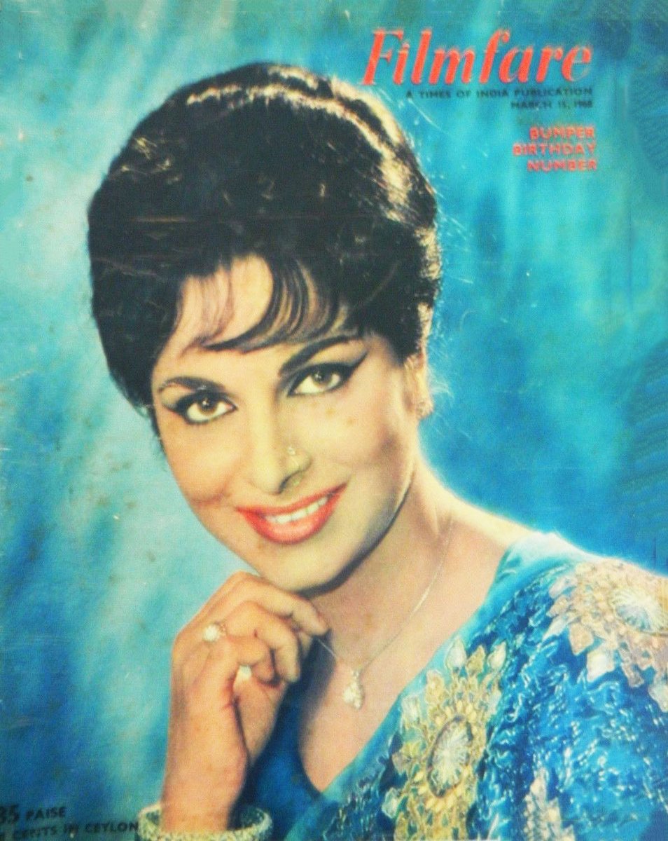Gorgeous Waheeda Rehman on cover of Filmfare magazine, 15 Mar, 1968. # WaheedaRehman #Filmfare, image size:954x1200