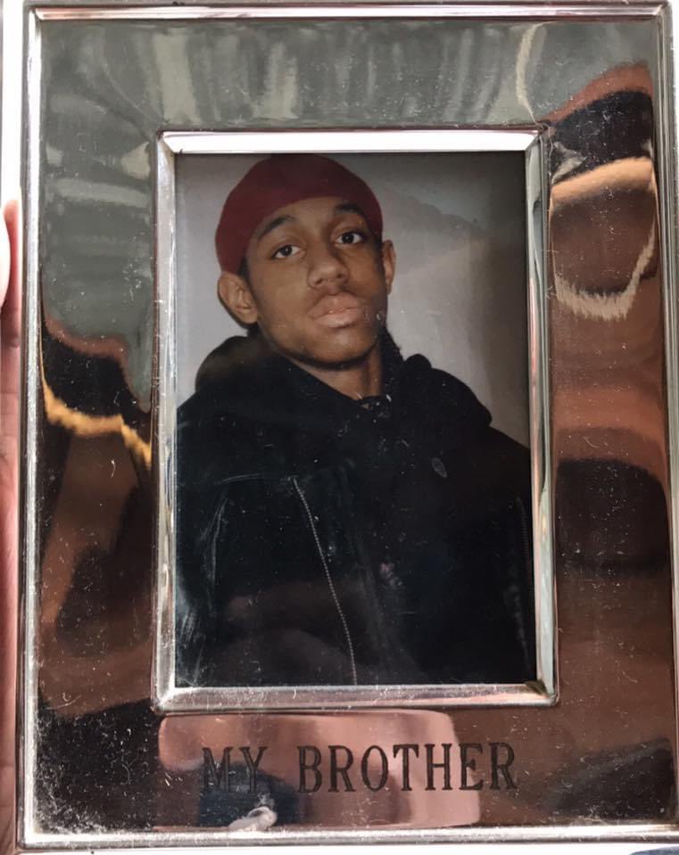 LanceIto007's tweet photo. I still miss you everyday. I still do all this for you. 
I’ll always rep your Name and you will always live thru me. Rest In Peace My little Brother. 
Jason Griffin 5/25/84-5/15/02🙏🏾❤️ https://t.co/RRNk3NzDR3