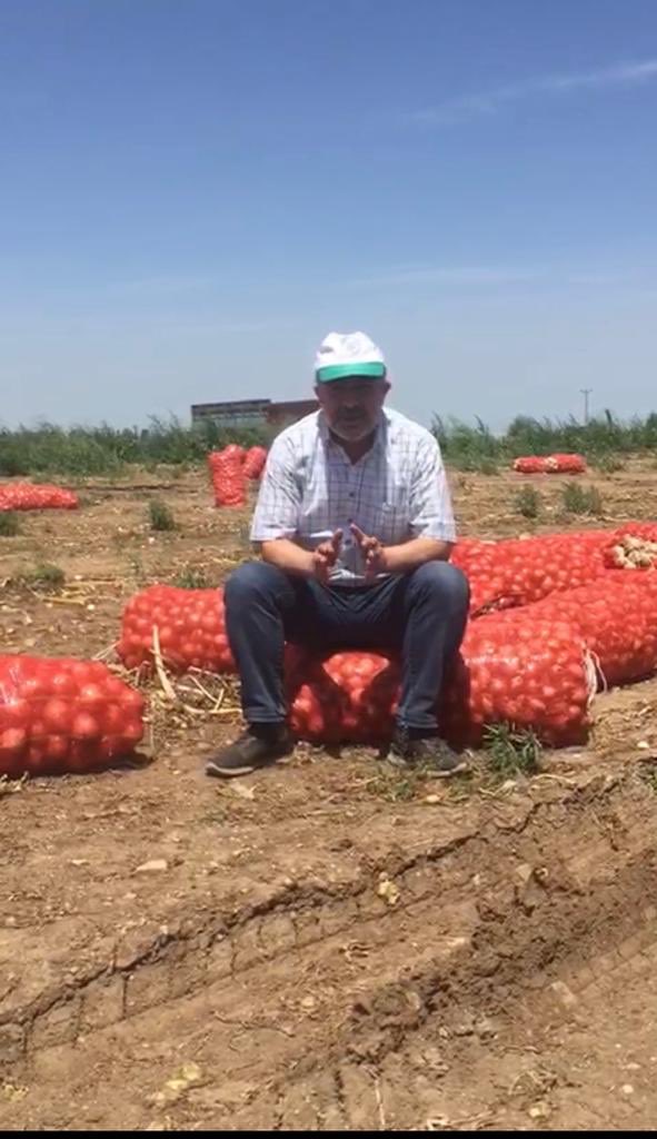 Adanalı çiftçilerden İstanbul’daki ihtiyaç sahibi ailelere...

Mahsülleri çürümesin diye 100 ton patates ve 100 ton kuru soğanı Adana‘da doğrudan üreticilerden alıyor Bayram öncesi ihtiyaç sahibi ailelerimize dağıtmaya başlıyoruz.