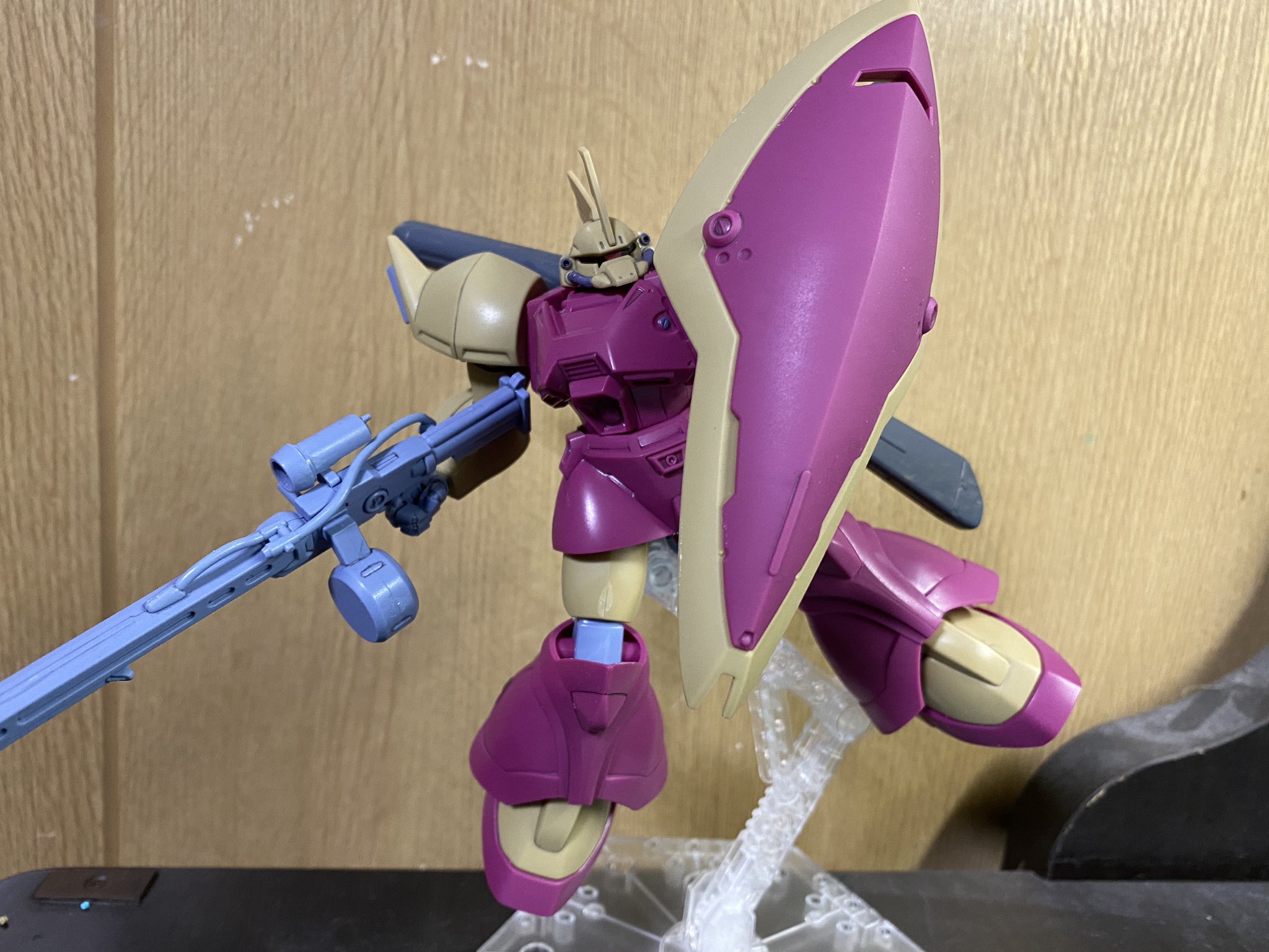 Twitter 上的 クノティス ガンプラプチレビュー Hguc ゲルググマリーネ シーマカスタム 完成です 可動域は最近のに比べ悪いです 色分けはセンサー グレー ライトグレー 黒 赤が足りないです ビームライフルやシールドがめちゃくちゃカッコイイです 指揮官機っ