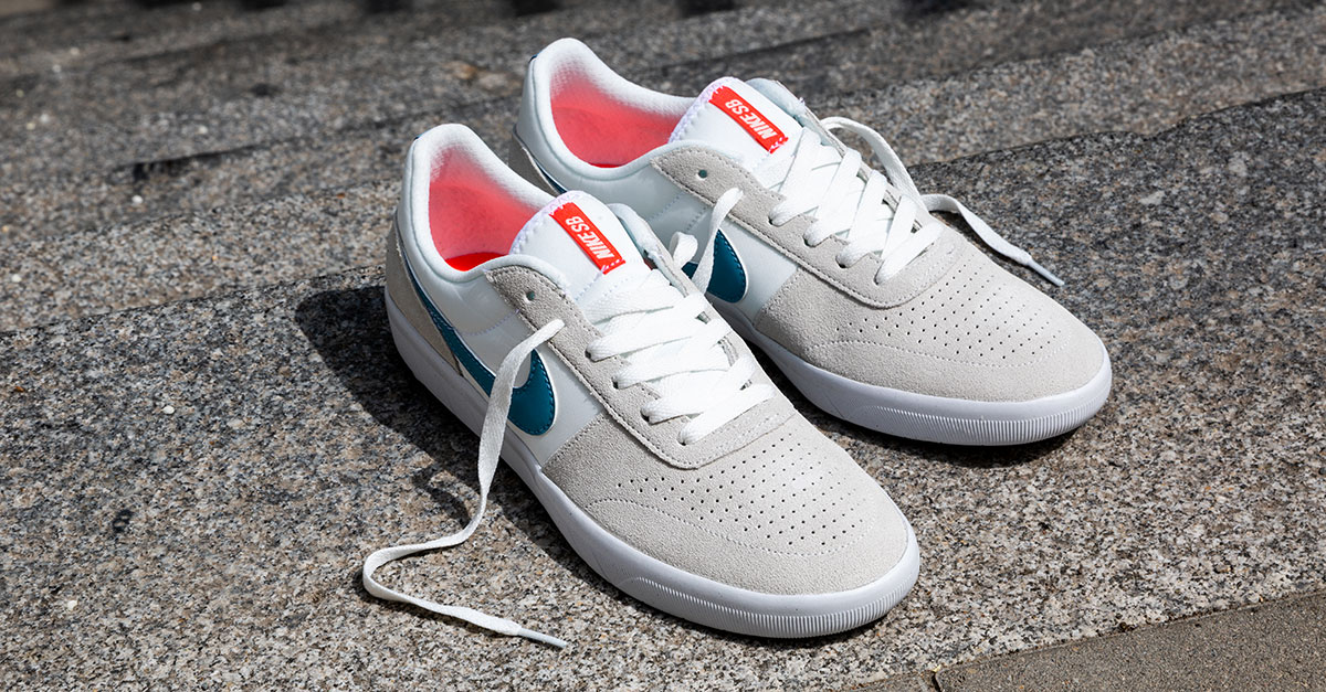 nike sb team classic summit white