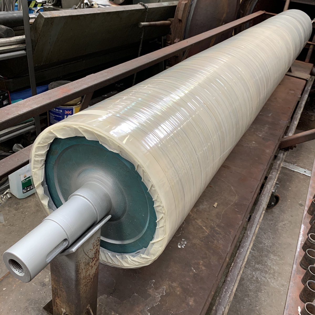 KV_Rol's tweet photo. Large silicon roller loaded up ready for curing - https://t.co/OHdUTqaIkj  #kvrollers @KV_Rol #rollers #ukmanufacturing #silicon #siliconrollers #largesiliconollers #britishmanufacturing https://t.co/u72TVUZjKM