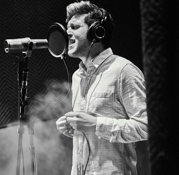 sgcommon's tweet image. ᴠᴏᴄê sᴇᴍᴘʀᴇ sᴇʀá ᴏ ᴍᴏᴛɪᴠᴏ ᴘᴀʀᴀ ᴇᴜ ᴀᴄᴏʀᴅᴀʀ sᴏʀʀɪɴᴅᴏ ᴛᴏᴅᴏs ᴏs ᴅɪᴀs, ᴍᴇsᴍᴏ ᴏs ᴍᴀɪs ᴅɪғíᴄᴇɪs