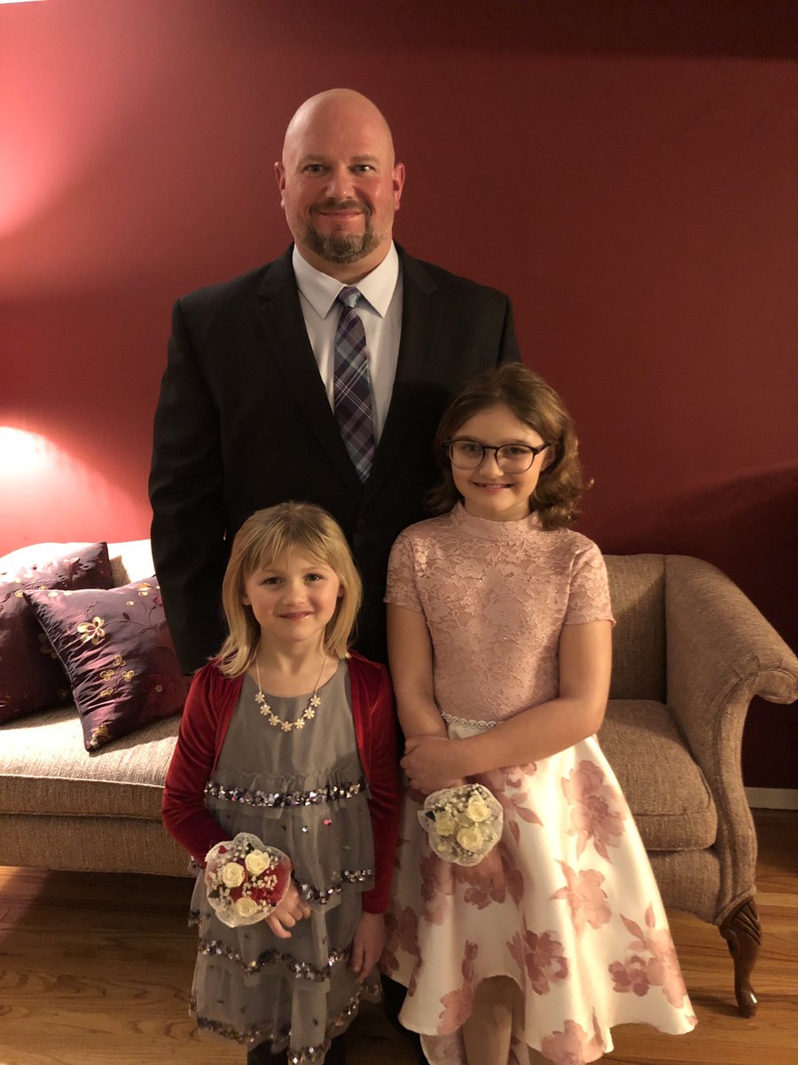 djaymickle's tweet photo. @LMTSD_PRES Good Morning Pine Road!!!  It’s fancy Friday!!! Enjoy being fancy! Have a wonderful weekend!!! https://t.co/tC4D8aiall