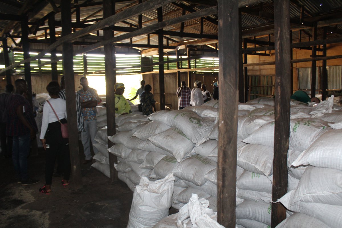 PGreenBuilders's tweet photo. 4-Stakeholders of Ouagadougou  visiting a composting site in Tamale

#wastemanagement
 #wasterecycling
 #wasterepurposing
#sanfo.s@wascal.org https://t.co/IvOmDL5tZQ