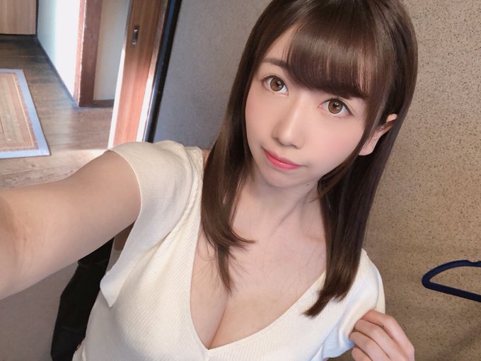 Twitterエロ垢の自撮りエロ画像18