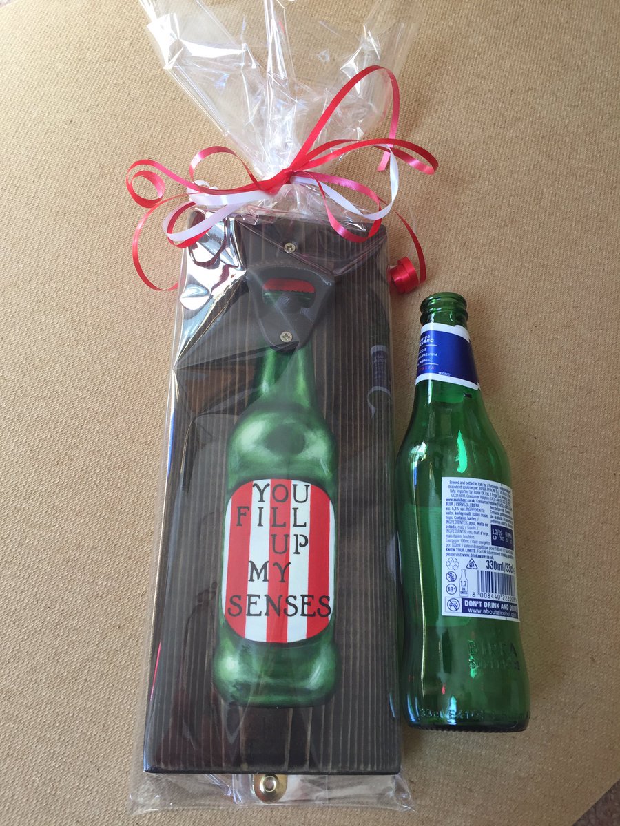 happyartsuk's tweet photo. Father’s Day Orders coming in 🍺⚽️
Don’t wait until the last minute! Any Team Any Words ⚽️🍺
#sheffieldunitedfc #sheffieldunited #sufcfans #sufc #sheffieldissuper #sheffield #fathersdaygifts #fathersdaygiftideas #mancave #mancavebar #mancavedecor #bestdad
https://t.co/nw2ks7SNPO https://t.co/qYYA4zYeRC