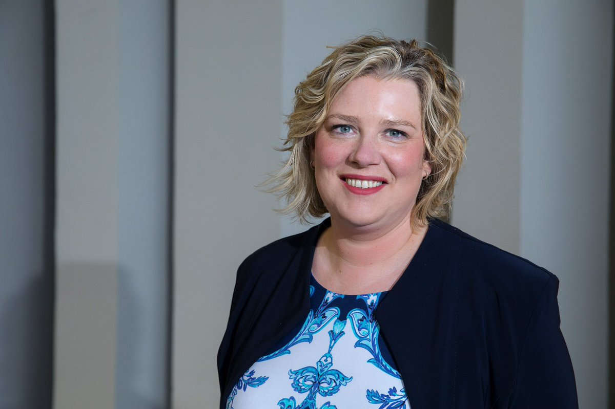 STATENDAG op het Provinciehuis, met vanaf 11.00 uur het debat over het bestuursakkoord en de installatie van nieuwe gedeputeerden. Zonder publiek, maar met alle Statenleden <a href="/PSBrabant/">Provinciale Staten Noord-Brabant</a> in het gebouw. Namens het CDA spreekt onze <a href="/AnkiedHoon/">Ankie de Hoon</a>. VOLG live via brabant.nl/pslive.