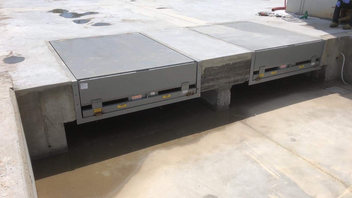 RORlogistico's tweet photo. Mejora y puesta a punto de nuestra nave en La Bañeza para seguir ofreciendo siempre una solución de calidad a nuestros clientes.
#logsitics #takingthefuture https://t.co/A0vPkMrJdI