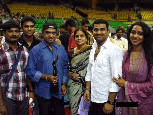 DSPFanverse's tweet photo. Wishing Happy Family Day To Our
@ThisIsDSP @sagar_singer @mounicasagarG @achanta_ram @Vivek_Architect
And To All Families Of #DspFans
@ThisIsDSP his family ,His Musical Instruments ,His Fans ,His Workers &Musicians .... Everyone ๐๐๐๐๐๐๐๐ https://t.co/pEiCtJJBcG