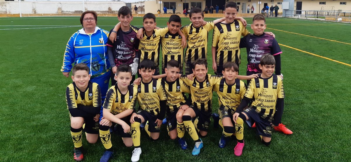 rosapb1213's tweet photo. El equipo Alevín B del @VILLAFRANCOCF  queda Campeón de Liga oleeeee oleeee https://t.co/IW0QVCs5Ix