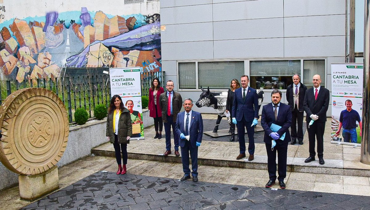Siete grandes superficies de Cantabria han llegado a un acuerdo <a href="/cantabriaes/">Gobierno Cantabria</a> para, a partir del lunes, tener en sus establecimientos un estand diferenciado con productos de nuestros agricultores, pescadores y ganaderos bajo el lema #CantabriaEnLaMesa