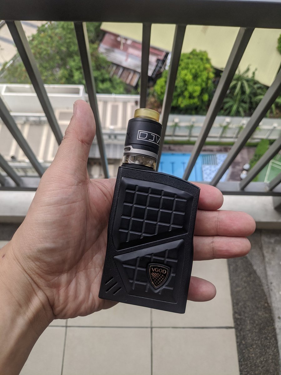 boypagpag's tweet photo. Sarap mg #vapelife #vapejuice #vape #vapefam #vgod #vgodpro #vgodpro200 #dejavu #djv #djvrdta https://t.co/uvPHKU38Xa