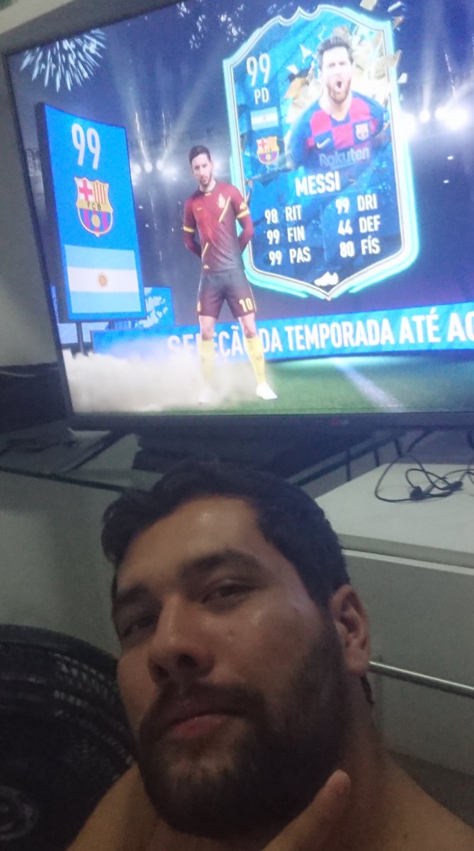 diegozantoz's tweet photo. Eis que na calada da madruga, no último Pack que tinha para abrir do melhoria premium da la liga. 👽👽👽👽
 @FIFATRADEBRASIL @fifalize @SpqrBrasilTeam @OEstagiarioDoEI https://t.co/JhiShgXHaZ