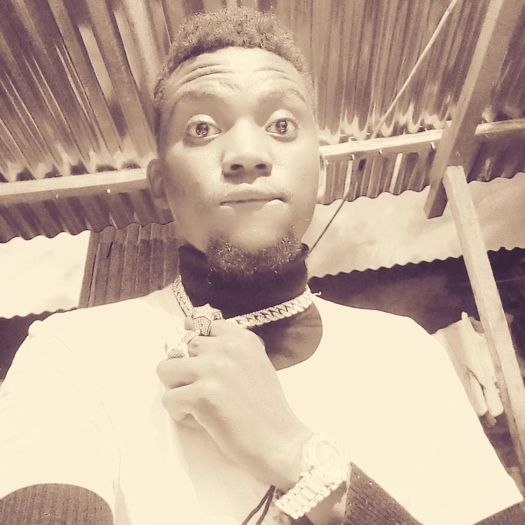 Emzone44z's tweet photo. 😂👇💯jus being ma self# https://t.co/vEPixaRSyK