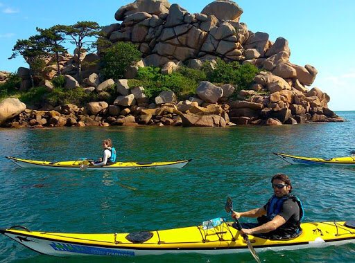 RegisGod's tweet image. Le télétravail aura prouvé qu’on est pas condamné à vivre dans les grandes métropoles.
Choisissez la qualité de vie &amp;amp; #WorkinLannion &amp;amp; live in @PerrosGuirec22.
#frenchtechLannion @Anticipa @FTBrestPlus #CodeAndSurf #Photonic #TIC #TelCom #voicetech #surf #golf #randonnée #kayak