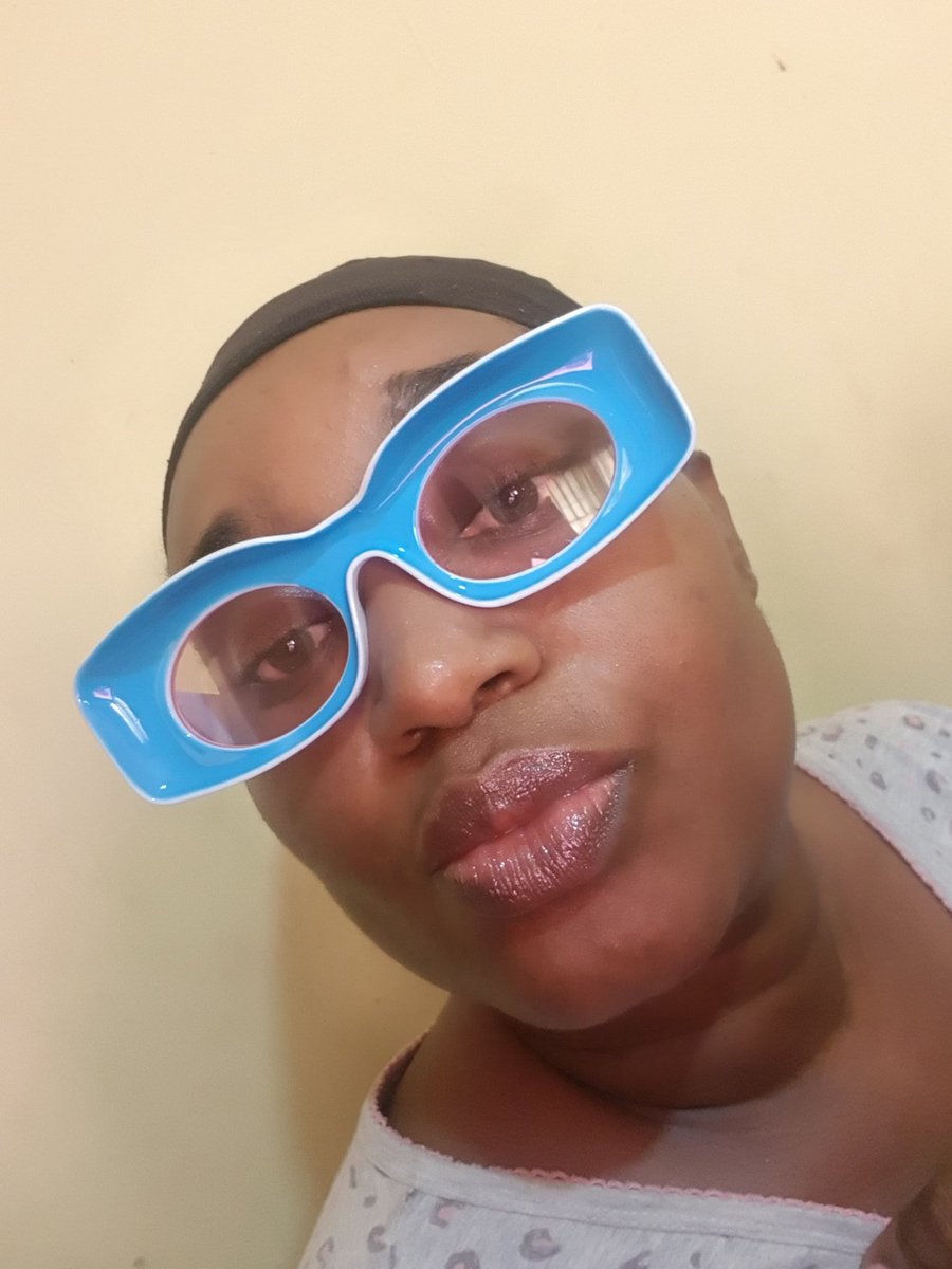 Oludidi's tweet photo. Today is zoom friday. I will be spending a lot of time in and out of webinars all day. #ZoomFriday #DaNuTGIF https://t.co/mdsq4HTO4c