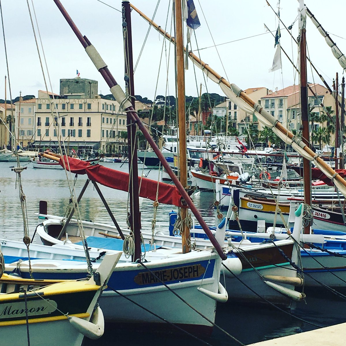 Belle_Provence's tweet photo. Quick visit to the port of Sanary-sur-Mer... wonderful to be able to travel around a bit 🏝 https://t.co/32BeCKrSBg