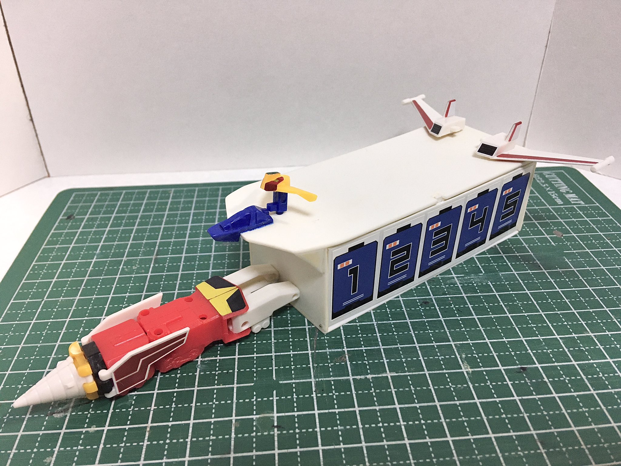 新品カバヤ BIG 勇者特急マイトガイン ガムマイトガイン マイトガンナー