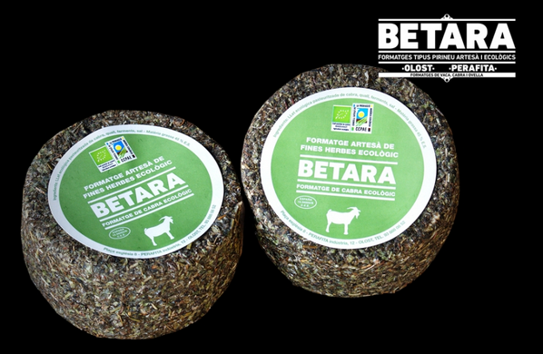 Formatges artesans madurats a partir de bestiar ecològics, el qual els dóna un sabor i una qualitat pròpia. Així defineix la família Berengueras els seus <a href="/formatgesbetara/">Formatges Betara</a>. Els productors locals necessiten més suport que mai. #AlimentsdeProp #CataloniaGourmetProximitat