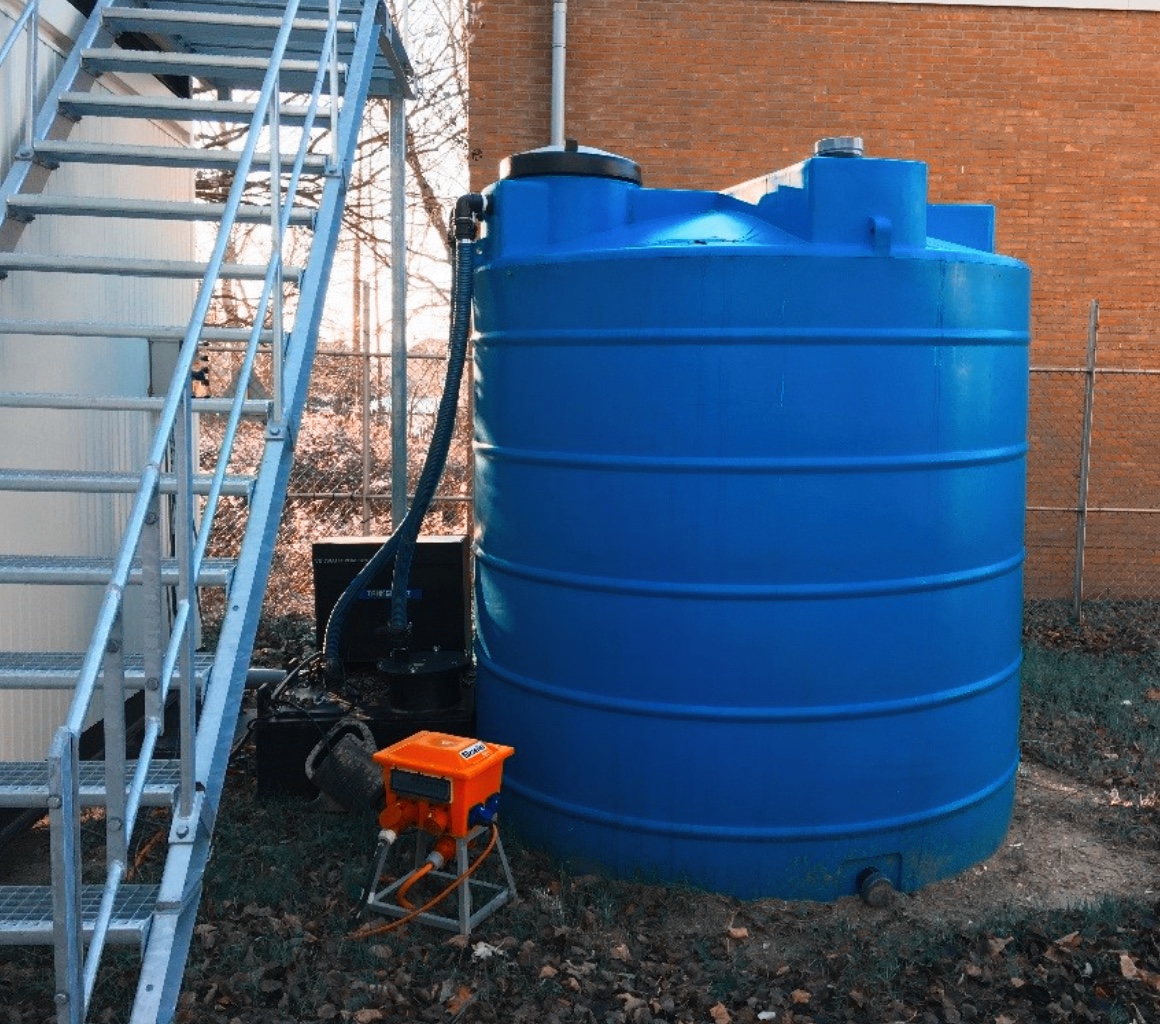 Staal_Instr's tweet photo. Tijdelijke #afvalwater en #water #tanks op #bouwplaatsen en #campings  zijn in handomdraai uitgerust met Staal Instruments' draadloze #LEVEL #RADAR. Check #vulgraad op afstand, verbeter #logistiek en voorkom volle of lege tanks. https://t.co/CrKsK9G3b3 https://t.co/sy0T9zZ2ZT