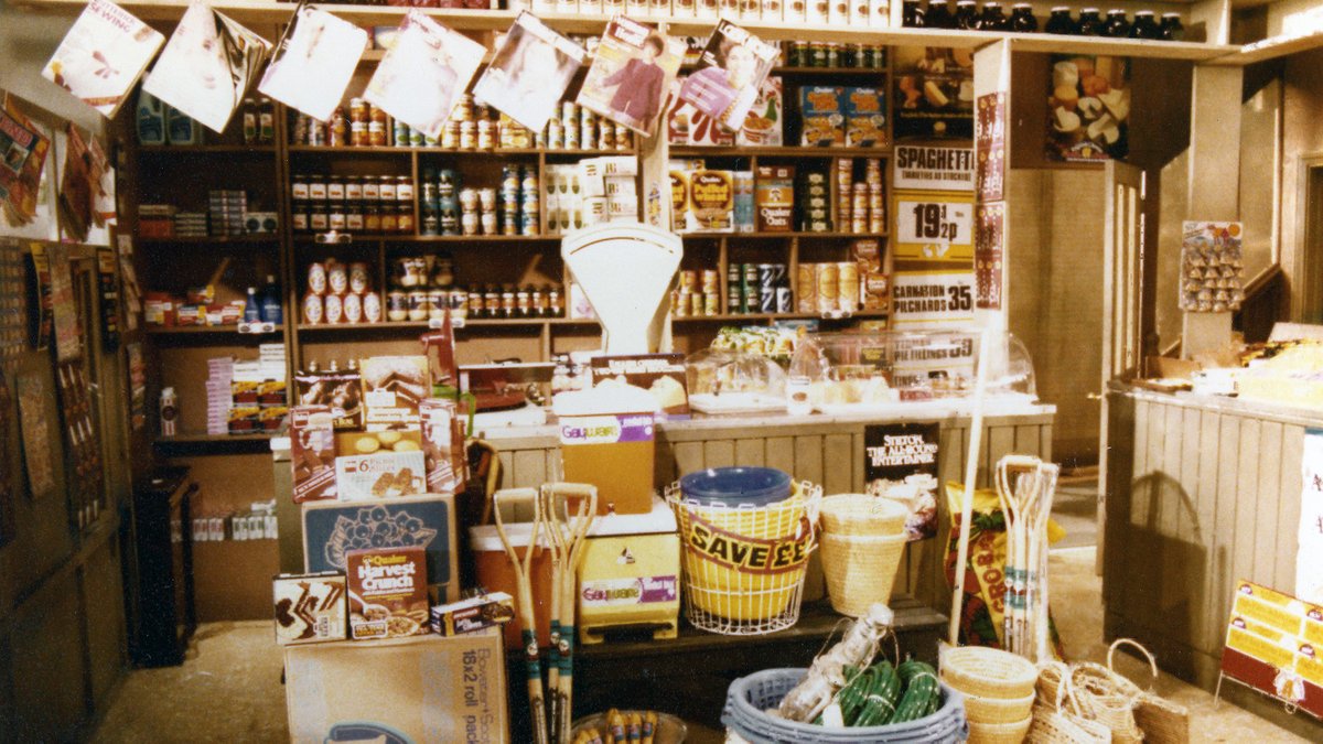 pdjohnson's tweet image. Zoom meetings getting humdrum? Try these BBC set backgrounds for size ... loads to choose from! 🤣🤡😄bbc.co.uk/archive/empty_…