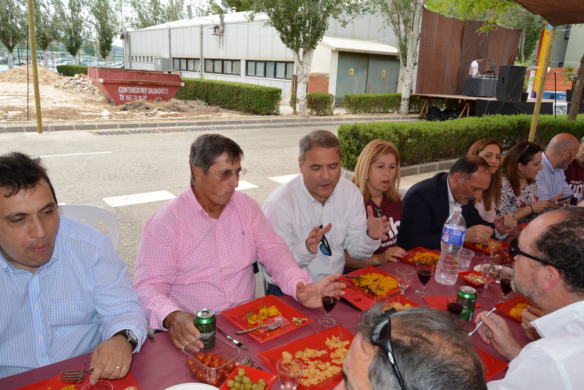 Hoy se conmemora #SanIsidroLabrador patrón de los Ingenieros Agrónomos. En la <a href="/EPSO_UMH/">ESCUELA POLITÉCNICA SUPERIOR DE ORIHUELA</a> es día de celebraciones, homenajes a compañeros y paellas. Un abrazo a todos ellos. El año próximo tendremos más que celebrar. #COVID19 #EsteVirusLoParamosUnidos
