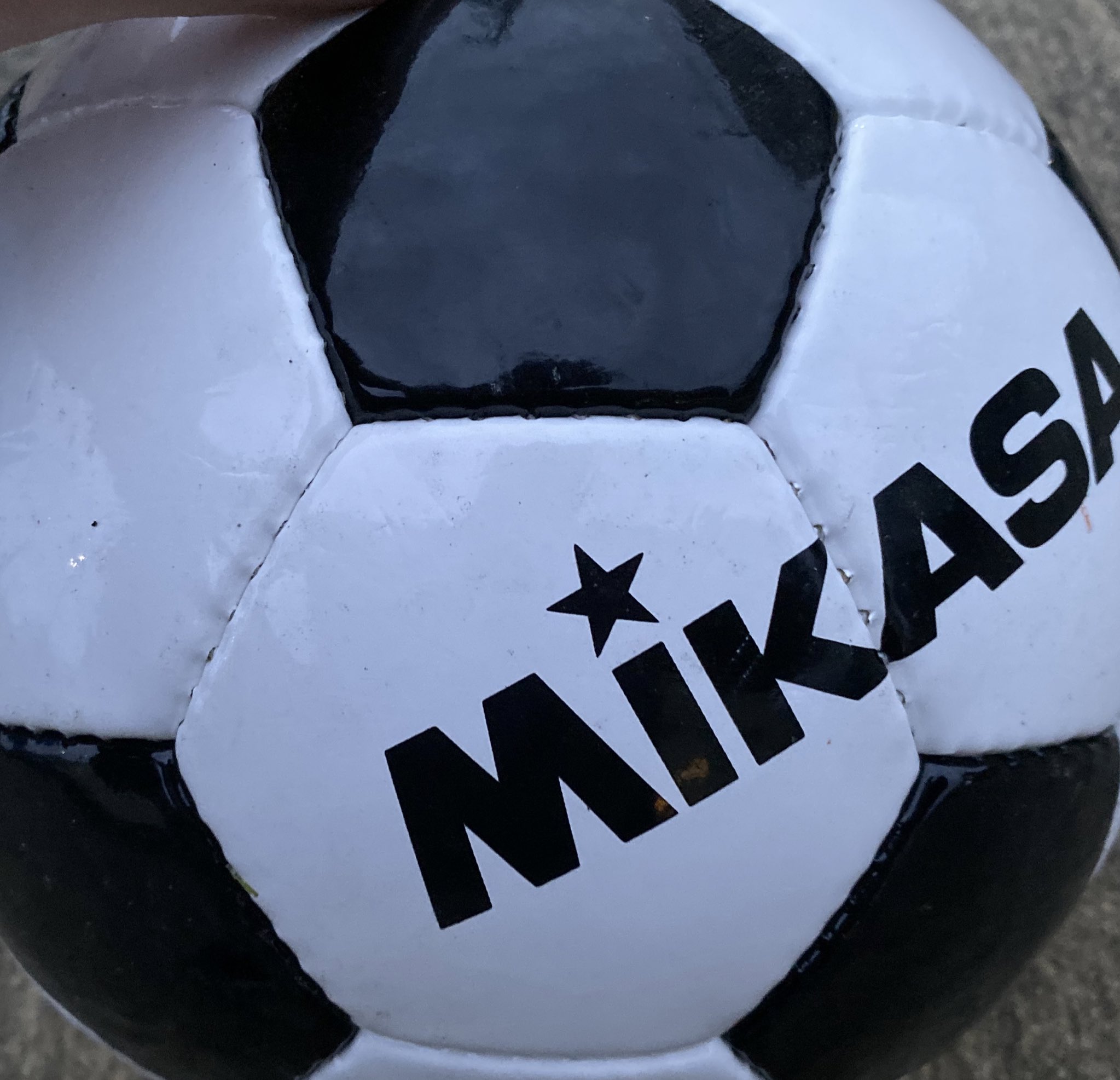 ぐれむりん シズクノメ 中学以来やってなかったサッカー 久しぶりにボールに触れました 鈍りすぎてボールと友達になれませんでした 毎日やります シズクノメ サッカー ダイエット T Co Hyuctthzux Twitter
