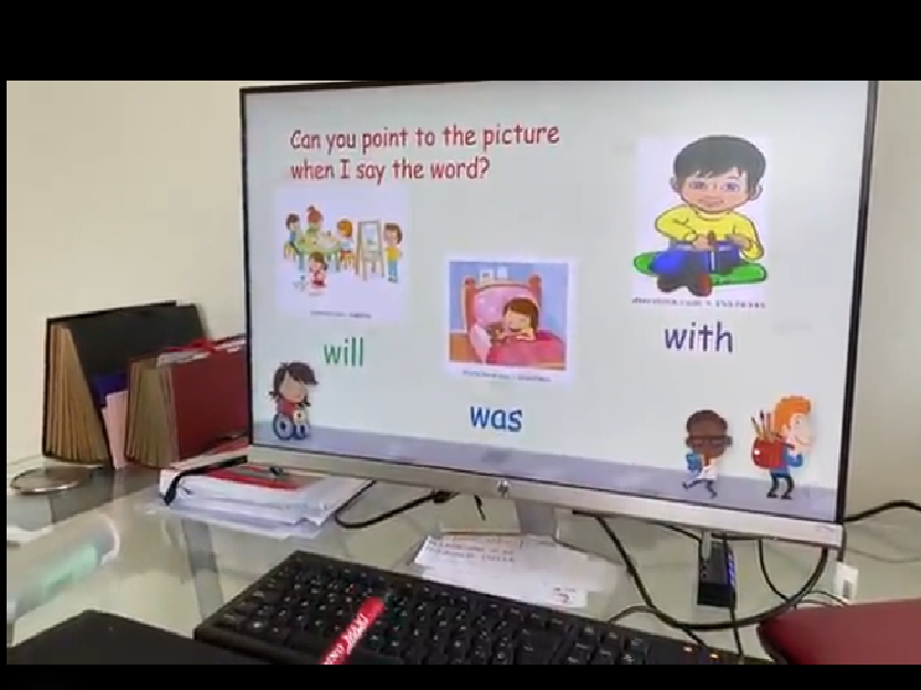 BsVfoundation's tweet photo. We learn and enjoy through phonics, funny games, nice PowerPoint’s, lovely CVC Words cards, and with all of this we are starting to learn how to read #PhonicsAtHome #FunphonicsLearning #WritingIsNice #PhonicsAreCool #BSV #CognitaWay @BritishValencia https://t.co/uzpxP5cEH3