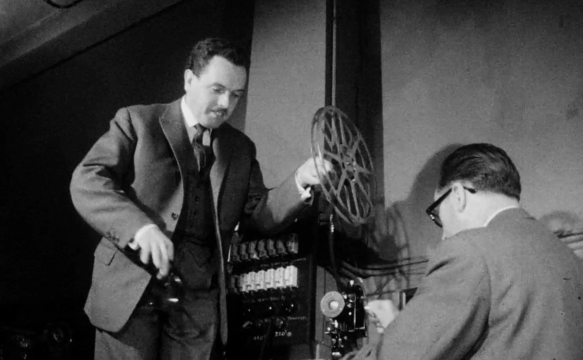 pasdecalais62's tweet photo. 📽 RDV de L'Écho 🎞 avec Archipop, une cinémathèque populaire spécialisée dans la collecte de vidéos amateurs qui propose aux cinéphiles une véritable mine d'or ! Vacances, baptêmes, archives, documentaires... 👀Un article de #LÉchoduPasdeCalais à lire ↪https://t.co/JIxQCiacbk https://t.co/mWac5CCgiV