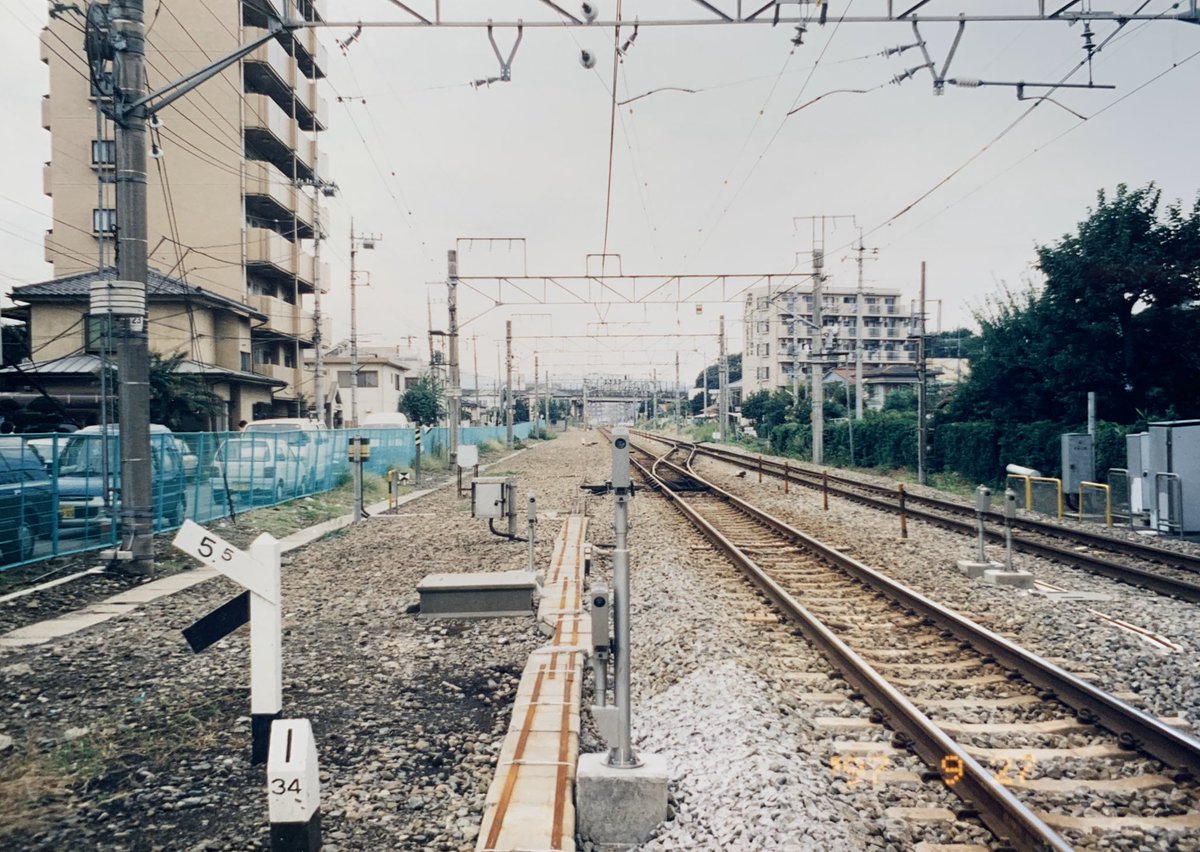 さむ 少しだけ古いアルバムから 1997年に撮影した国鉄橋本工場の引き込み線跡 1枚目は1975 昭和50 年頃の航空写真 橋本工場では主に気動車用エンジンの分解整備や国鉄バスの修理などが行われていましたが 1984 昭和59 年に閉鎖 跡地は現在
