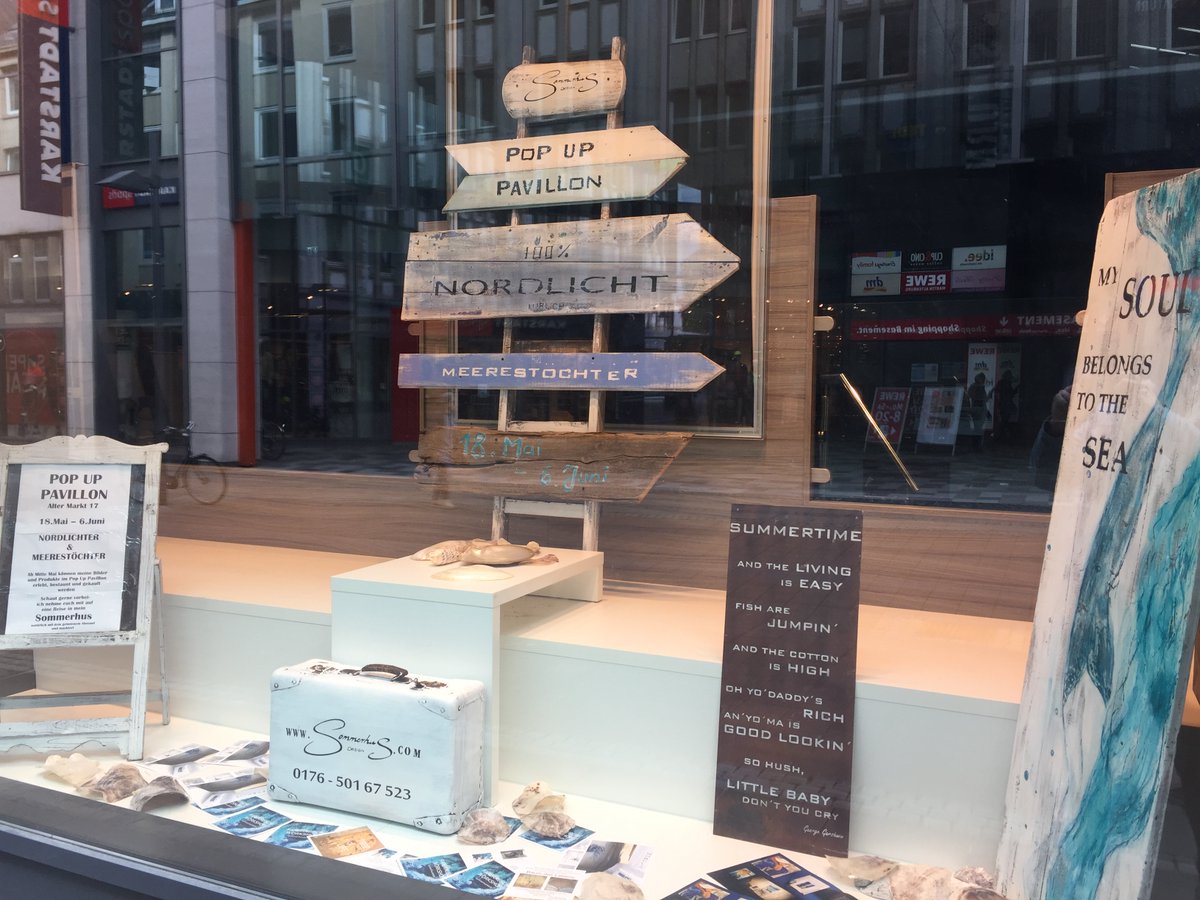 Kiel_Innenstadt's tweet photo. Ab kommenden Montag wird der #PopupPavillonKiel in ein luftiges #Strandhaus verwandelt. Mit entspannter #Leichtigkeit zaubert die #Kunstdesignerin Katja Matzen ihre Entwürfe unter dem Motto "Nordlichter und Meerestöchter" für drei Wochen in die vier Wände.🌅 https://t.co/kuTmP92aIL