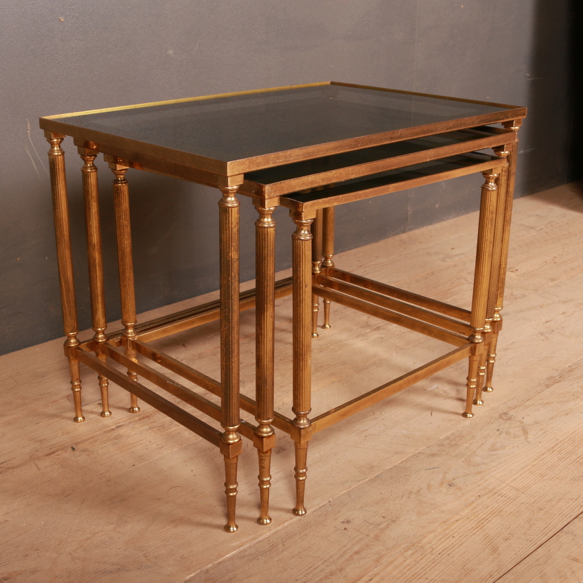 ArcadiaAntiques's tweet photo. Nest of 1950's French Hollywood revival brass and glass tables. Dimensions are of the largest table
Price: £695
https://t.co/22AABMWy5M
#GlassTables #FrenchTables #AntiqueTables https://t.co/RnzUOFcYK4