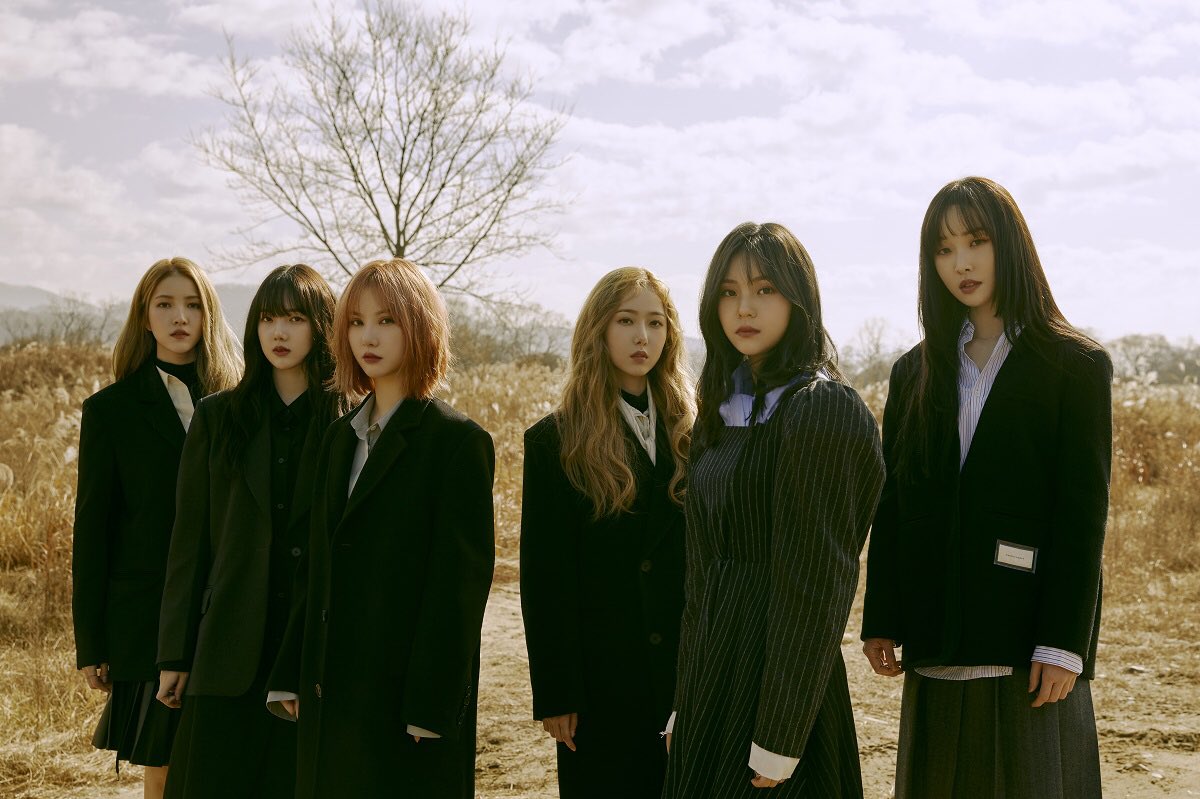 GFRIEND_TH's tweet photo. 📱 เตรียมตัวพบกับเกม​  #SuperStarGFRIEND เกม​ดนตรีแนว Rhythm จาก​บ. Dalcomsoft

▶️ https://t.co/JagFQAQkoS

เร็วๆนี้ค่ะ​

จากเพลงทั้งหมดของสาวๆ​ เพลง���หนที่บัดดี้รอเล่นกันมากที่สุดคะ​ เมนชั่นมาคุยกันพร้อมติดแท็ก​ #SuperStarGFRIEND​ ได้นะคะ​ ตื่นเต้นๆ 😆

#GFRIEND​ @GFRDofficial https://t.co/As7EwpxTsa