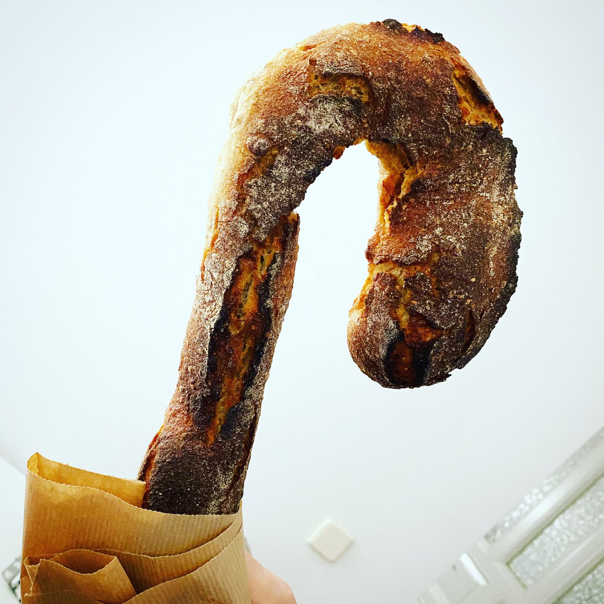 Hoy <a href="/raul_salgado/">raul salgado</a> se ha puesto creativo en su visita a la panadería y ha traído un Garrote de San Isidro de <a href="/osfmadrid/">ObradorSanFrancisco</a> 😬