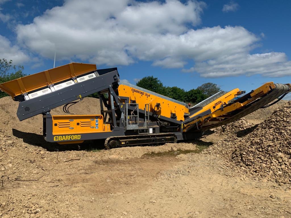 whbond's tweet photo. Call now to see the Barford SR124 screener at work in our yard! Great machine & excellent value. #barford #groundworks #maindealer https://t.co/n3JaKVpykZ