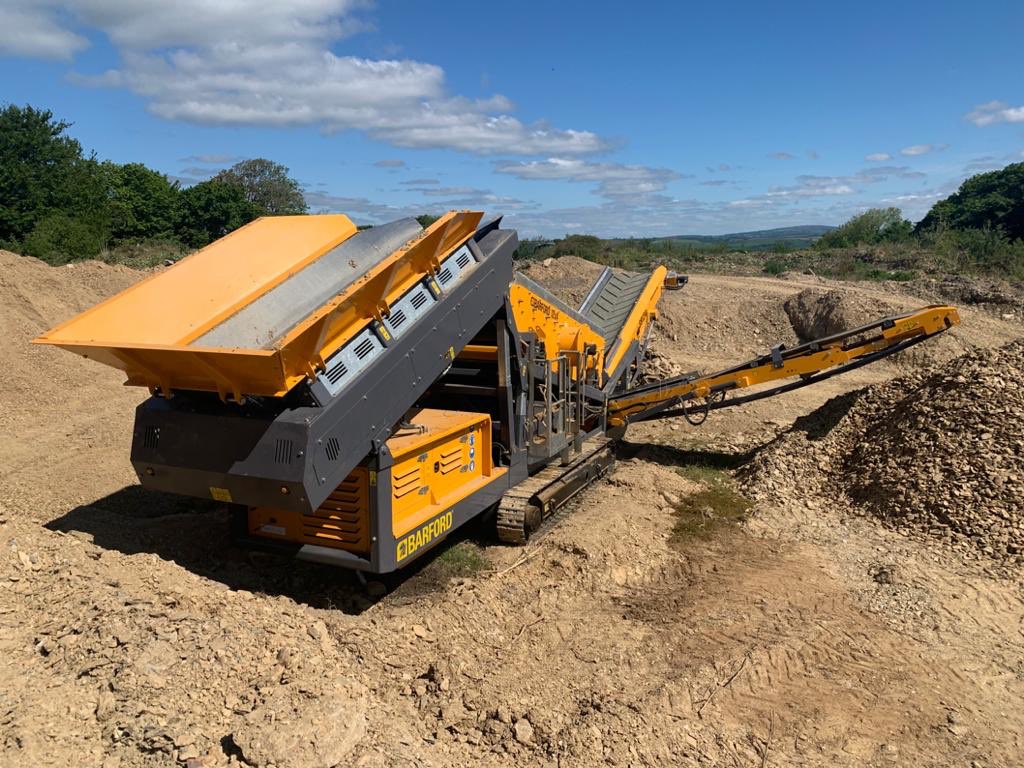 whbond's tweet photo. Call now to see the Barford SR124 screener at work in our yard! Great machine & excellent value. #barford #groundworks #maindealer https://t.co/n3JaKVpykZ