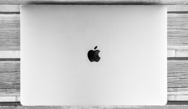 HardwareSpares's tweet photo. Can't decide between the #Apple #MacBook Air and Pro? Here's all you need to know about the two #laptops to help make the right decision for you: https://t.co/geQcVuYbGj https://t.co/CvBbODNY5j