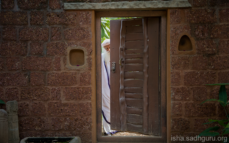 SadhguruJV's tweet photo. With firm likes and dislikes, you shut your doors to the many possibilities of life. #SadhguruQuotes https://t.co/flSaBxbAt1