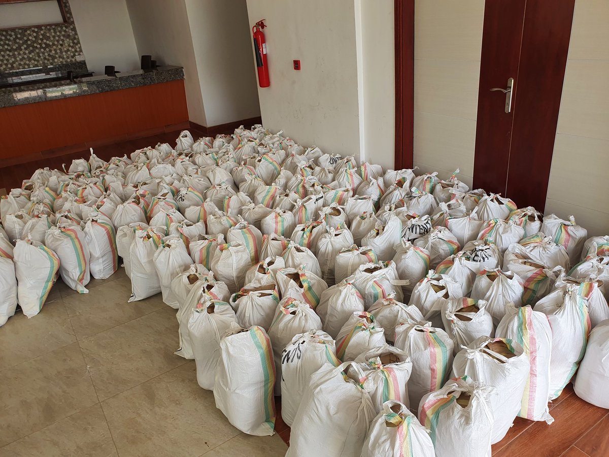 Gregori_Int's tweet photo. 🚧⛳Our team is working hard in Rwanda to extend the Kigali Golf Course from 9 to 18 holes! As part of our CSR program, we recently donated 5 tons of food to support the 270 families that live around the course, in association with the RUGC and KGC members.

📷by @golf_kigali https://t.co/dEsubhpkgS