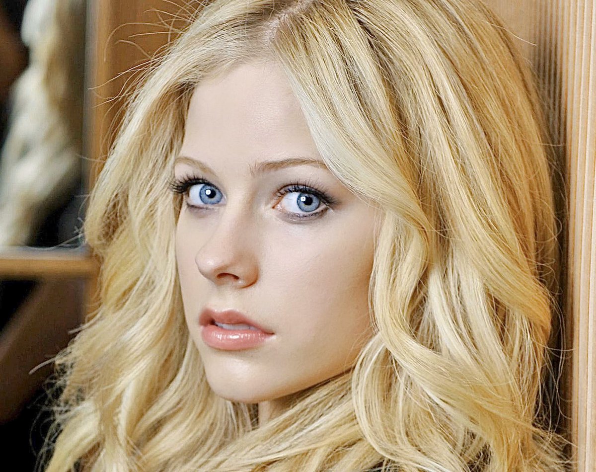 海外美女図鑑 Ar Twitter Avril Lavigne アヴリル ラヴィーン カナダ出身のシンガーソングライター