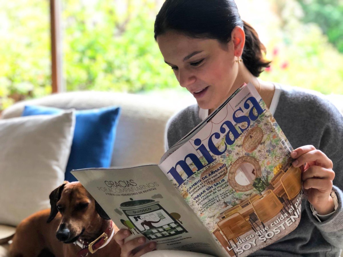 ¡Qué mejor regalo para celebrar #SanIsidro que ser portada del número de #Junio de <a href="/MicasaRevista/">Revista MiCasa</a> que sale hoy a la venta!

Muchas gracias a la Revista por volver a confiar en mí <a href="/martarioperez/">Marta Rioperez</a> <a href="/PilarPerea1/">Pilar Perea</a> <a href="/miriamyeleq/">miriamyeleq</a> <a href="/susigonfer/">susana gonzalez</a>

#rocioesquilasestudio
#reformas
#decoracion