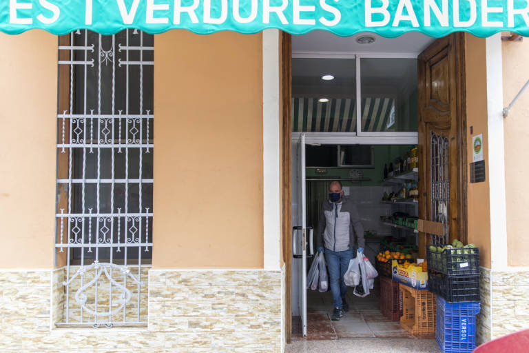 comoju's tweet photo. Así hacen la compra los cocineros durante el #confinamiento https://t.co/nvdrkgA62k https://t.co/xIH1lTXHVC