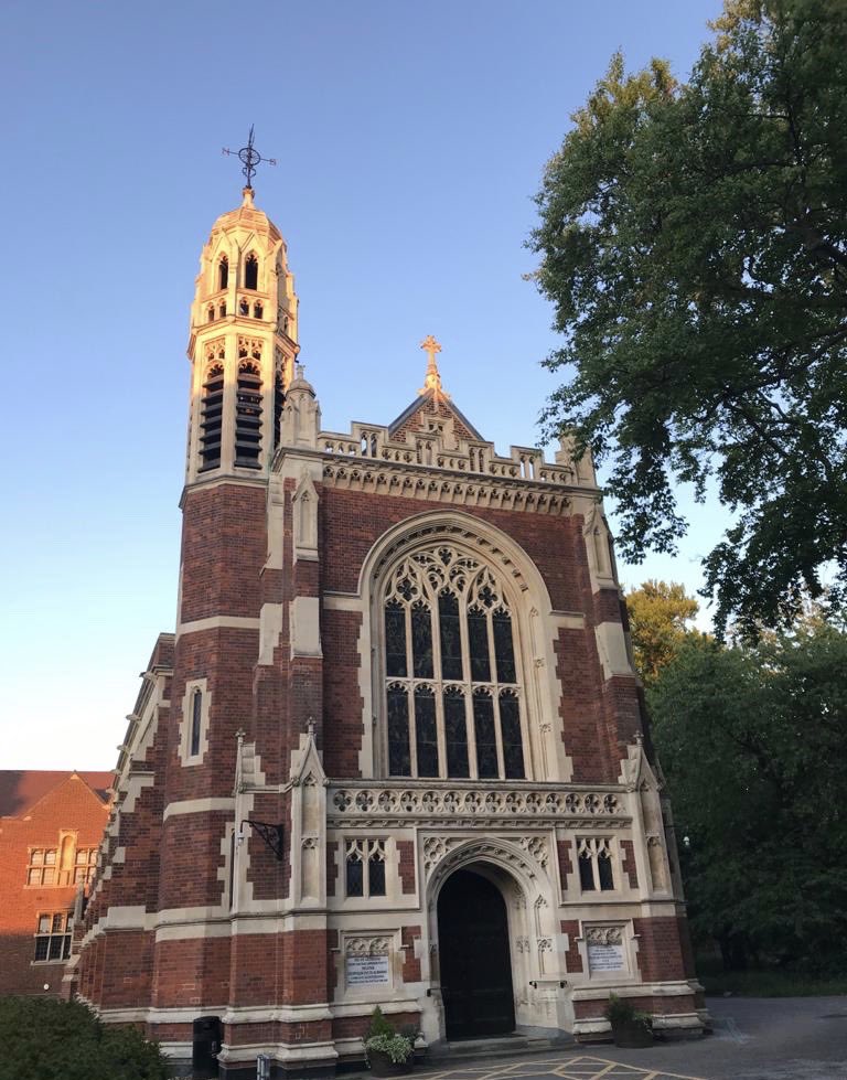 LeysHeadmaster's tweet photo. My Thought for the Day. Just a photo taken last night, of our lovely Chapel here ⁦@LeysCambridge⁩, which to me evoked faith (indeed, the conviction) that there WILL be lighter, brighter times of togetherness ahead. #KeepGoingEveryone #InThisTogether #HalfTermAhead #Xaipete https://t.co/b68WEfzFDE