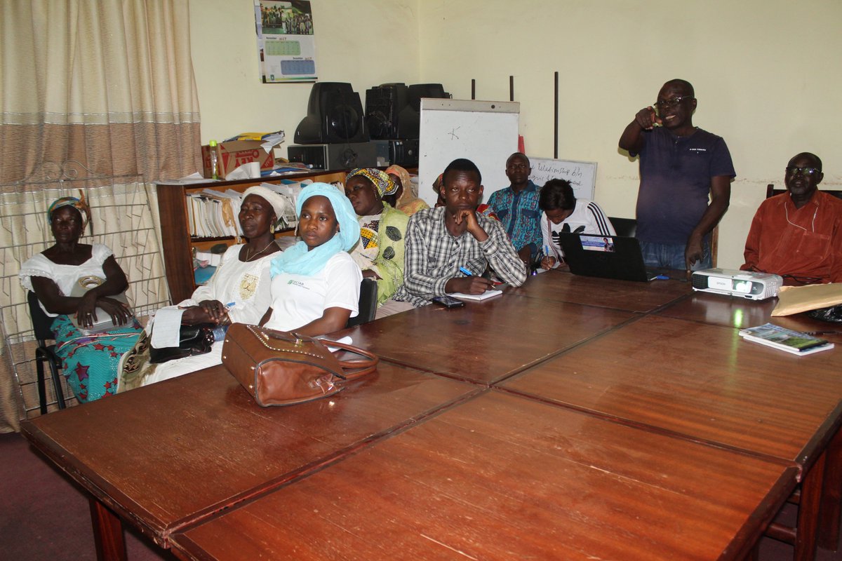 PGreenBuilders's tweet photo. 8-Exchange workshop after the site visits in Tamale. 

#wastemanagement
 #wasterecycling
 #wasterepurposing
#sanfo.s@wascal.org https://t.co/GNE8gn7Q2r