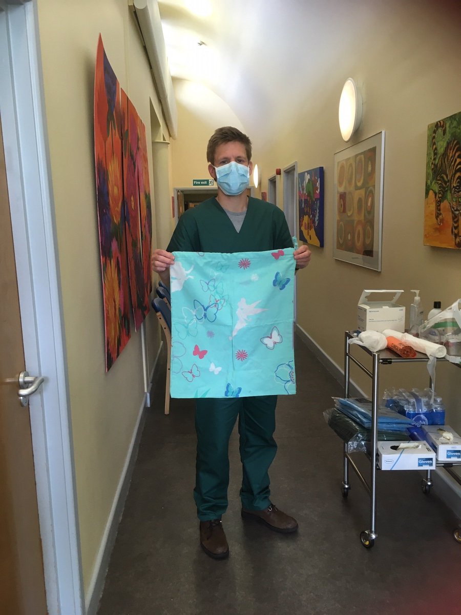 MerrywoodGPs's tweet photo. We wouldn't have been able to carry on seeing patients safely without these contributions from SCRUBS HUB BRISTOL @hub_bristol &amp; SOUTHWEST UNIFORM BAGS FOR NHS &amp; CARERS
THANK YOU!! https://t.co/uMDYvQ1CgV