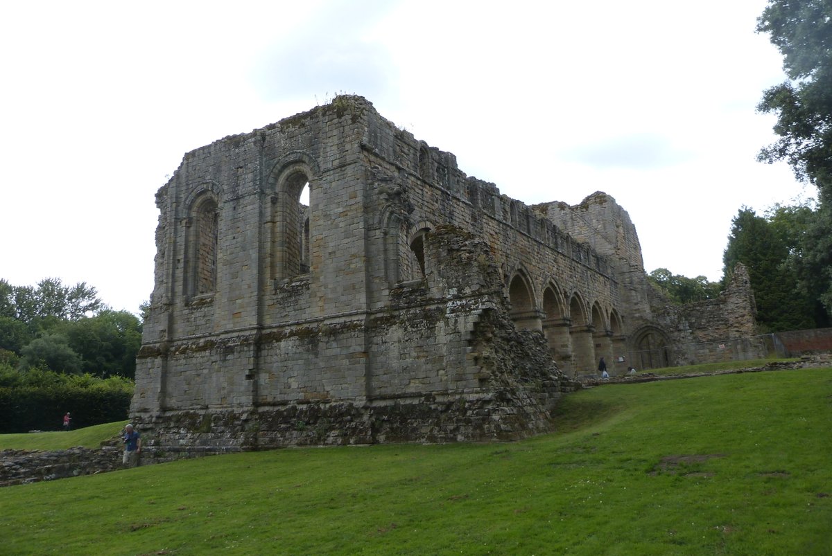 Buildwas Abbey, not really a very important Cistercian house in the scheme of things, dissolved 1536, but there's a helluva lot of it left, including a vaulted E range.