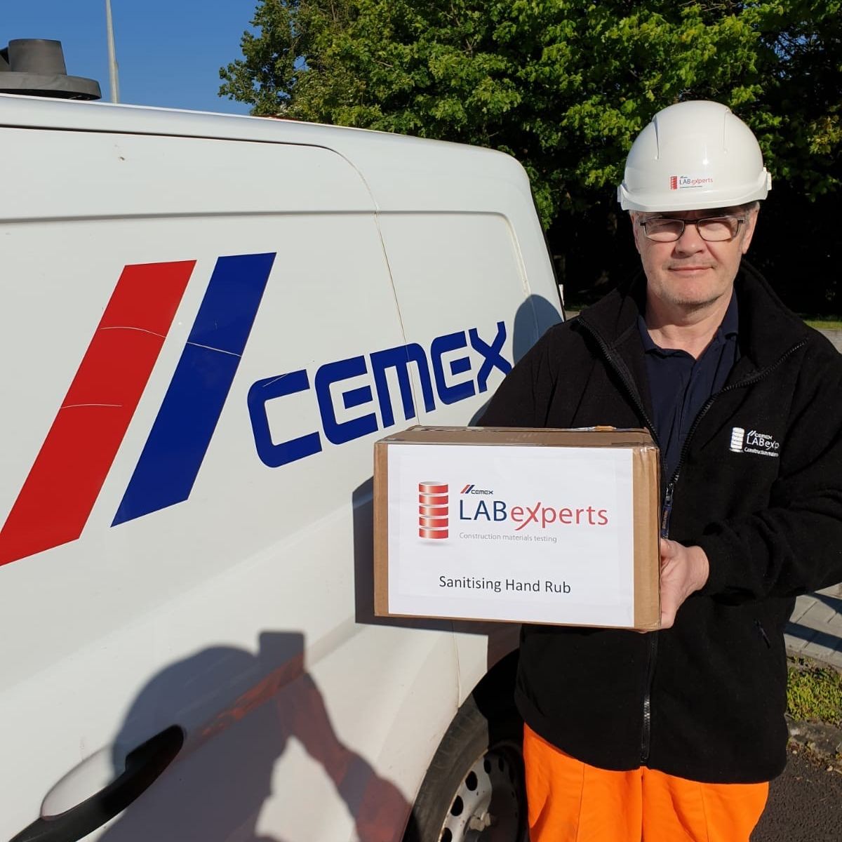 CEMEX_UK's tweet photo. We continue to work together to build communities and help society. Recent activities include:
🍊Oranges donation in Spain
💉Blood donation in Croatia
🌐Virtual School in Poland
📱Digital devices donation in Germany and UK
💧Sanitiser gel donation in UK, Germany and France https://t.co/MjbcmtSgt7