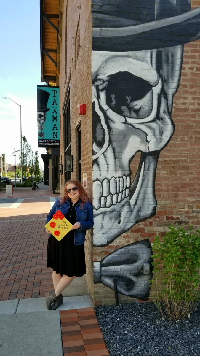 EricaLynn_28's tweet photo. Hey Look Ma, I made it! After 10 long years &amp; living off dreams, I found my place and earned a Bachelor's in Sport Management. Though we can't walk across that stage today, I'm still celebrating and dancing today away! #MSUDenverGrad @PanicAtTheDisco @brendonurie @MSUDenverAlum https://t.co/bHsyyuwuU2